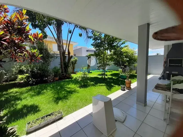 Casa com 375m² 3 quartos e 5 banheiros, à venda, no bairro Urbanova em São José dos Campos