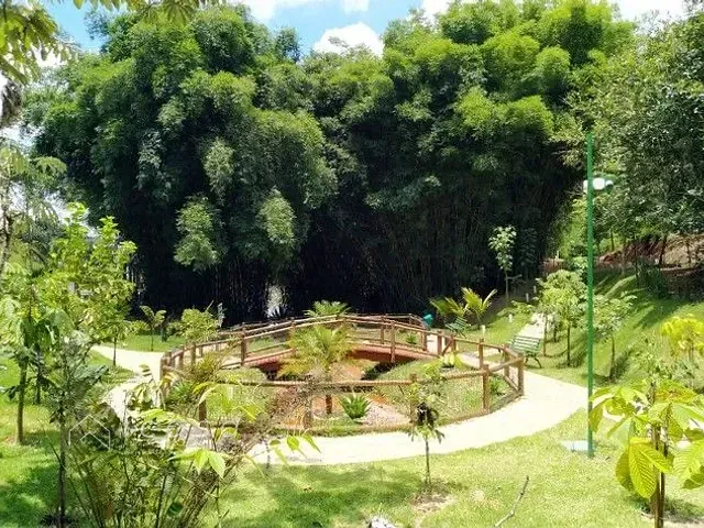 Casa com 252m² 4 quartos e 3 banheiros, à venda, no bairro Condomínio Residencial Mantiqueira em São José dos Campos