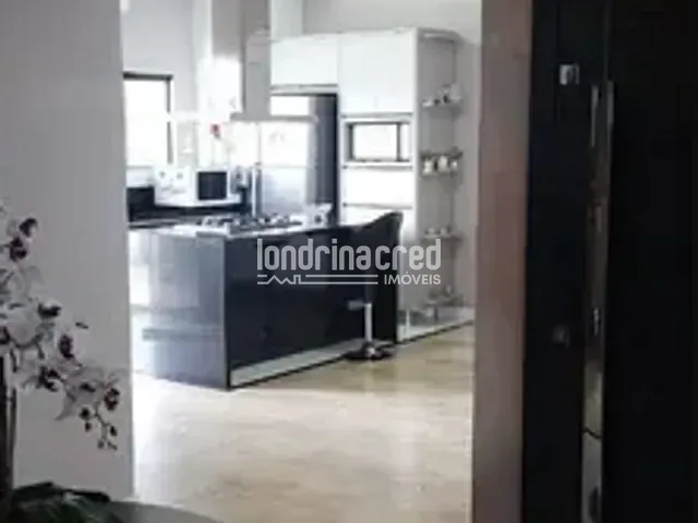 Casa 3 quartos e 2 banheiros, à venda, no bairro Centro em Arapongas