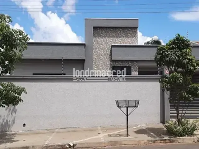 Casa 3 quartos e 2 banheiros, à venda, no bairro Centro em Arapongas