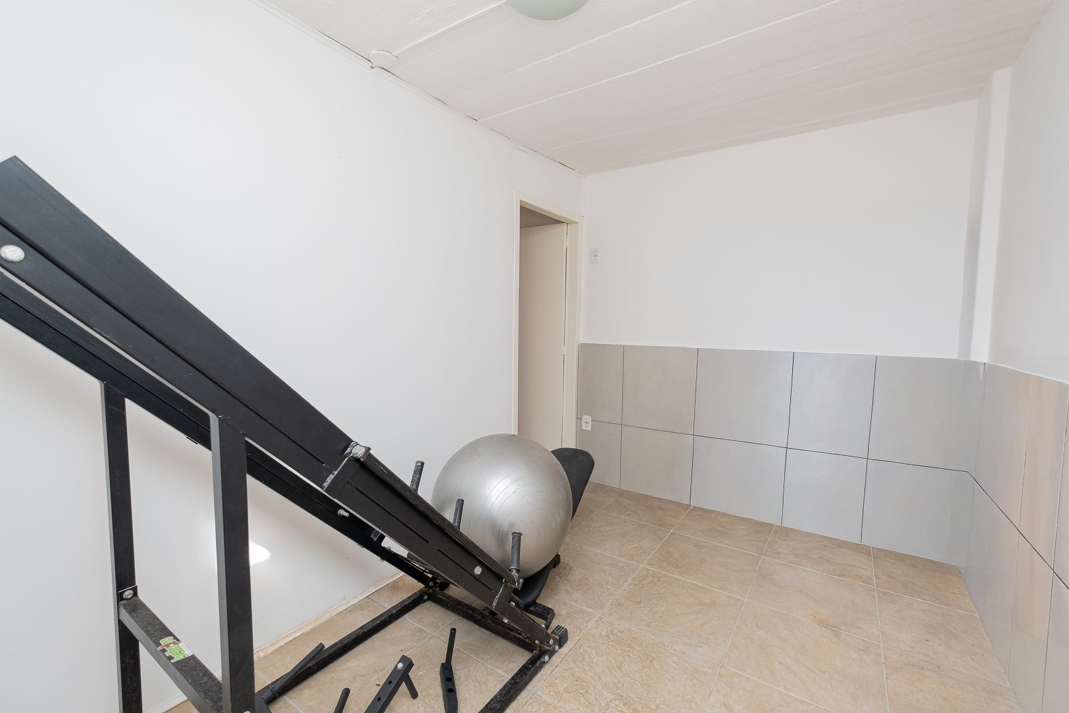 Casa à venda no Fragata, Pelotas - 148 m², 3 quartos (sendo 1 suíte), cozinha planejada e espaço gourmet com churrasqueira. - 15