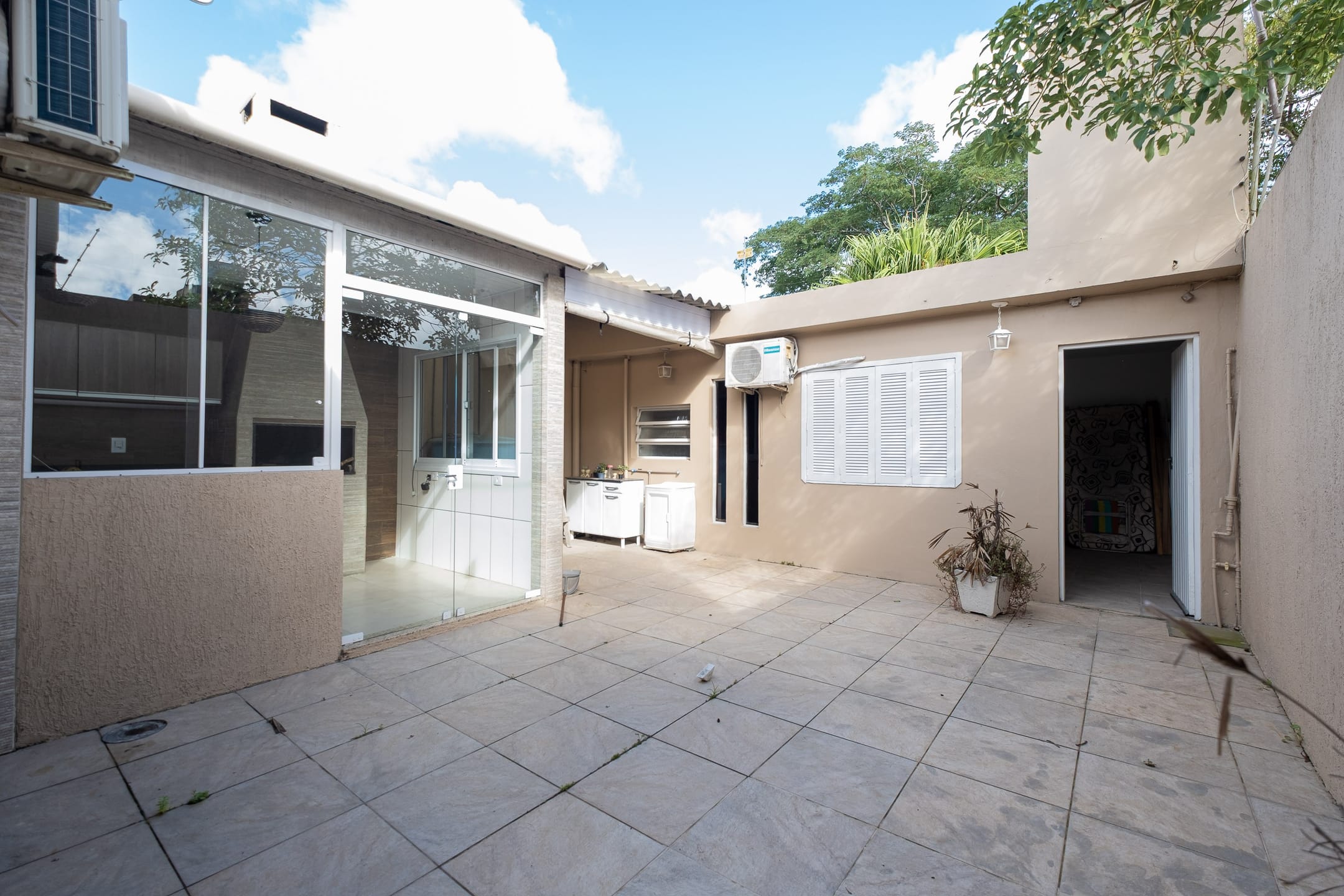 Casa à venda no Fragata, Pelotas - 148 m², 3 quartos (sendo 1 suíte), cozinha planejada e espaço gourmet com churrasqueira. - 18