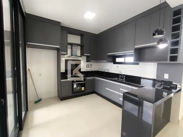 Casa com 300m² 3 quartos e 3 banheiros, à venda, no bairro Jardim Regente em Indaiatuba