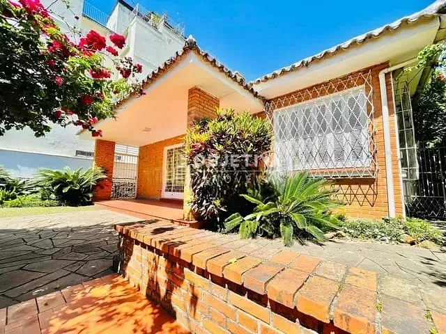 Casa 2 quartos e 2 banheiros, para alugar, no bairro Bela Vista em Porto Alegre