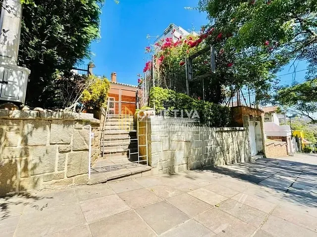 Casa 2 quartos e 2 banheiros, para alugar, no bairro Bela Vista em Porto Alegre
