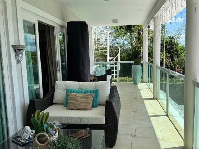 Casa com 540m² 3 quartos e 5 banheiros, à venda, no bairro Curral em Ibiúna