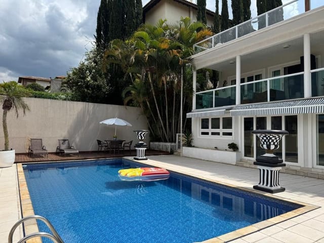 Casa com 540m² 3 quartos e 5 banheiros, à venda, no bairro Curral em Ibiúna