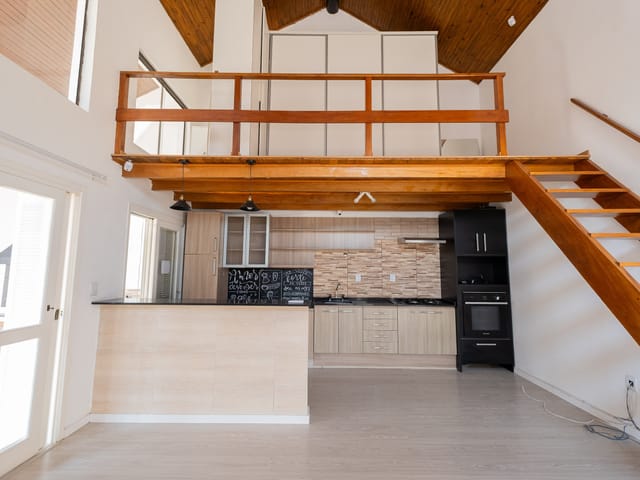 Casa 1 quarto e 2 banheiros, à venda, no bairro Laranjal em Pelotas