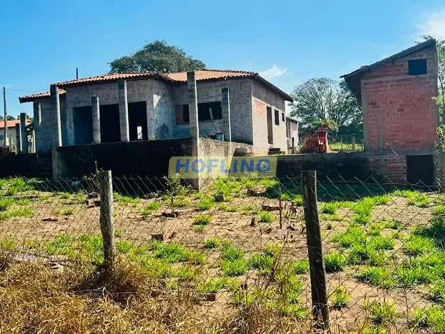 Casa com 895m² 3 quartos e 2 banheiros, à venda, no bairro Jardim Santana em Analândia