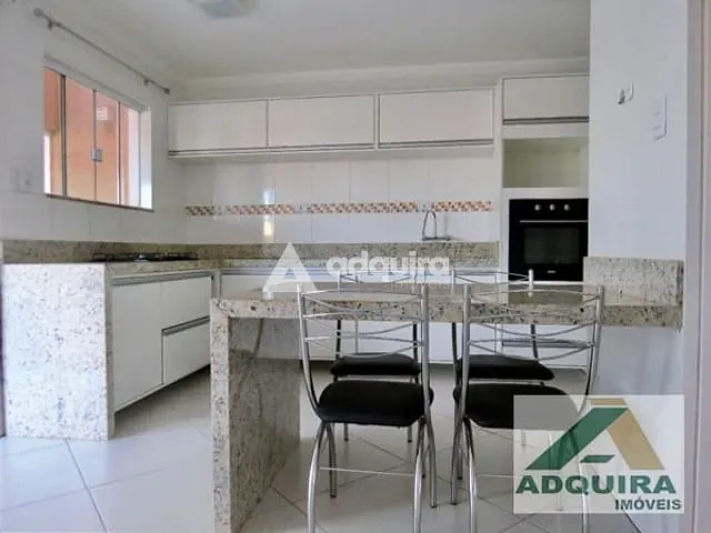 Casa com 300m² 3 quartos e 4 banheiros, à venda, no bairro Jardim Carvalho em Ponta Grossa