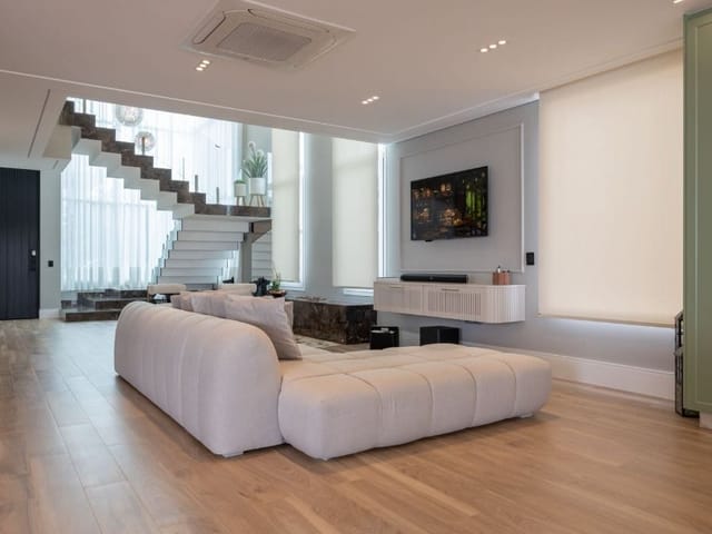 Casa com 1260m² 4 quartos e 7 banheiros, à venda, no bairro Alphaville em Santana de Parnaíba
