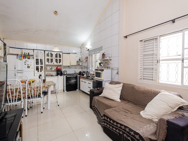 Casa 3 quartos e 2 banheiros, à venda, no bairro Laranjal em Pelotas