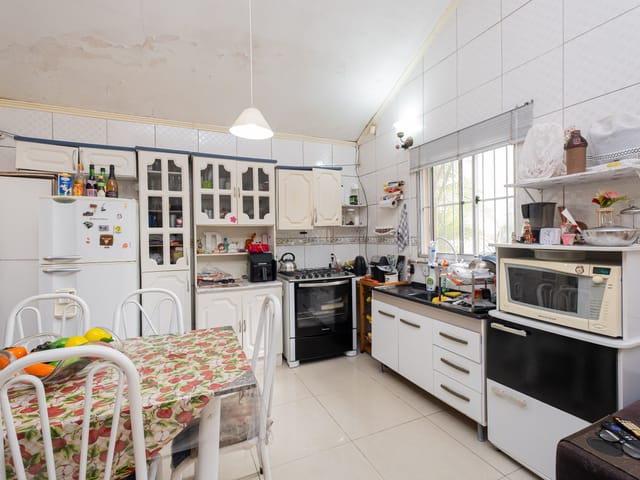 Casa 3 quartos e 2 banheiros, à venda, no bairro Laranjal em Pelotas