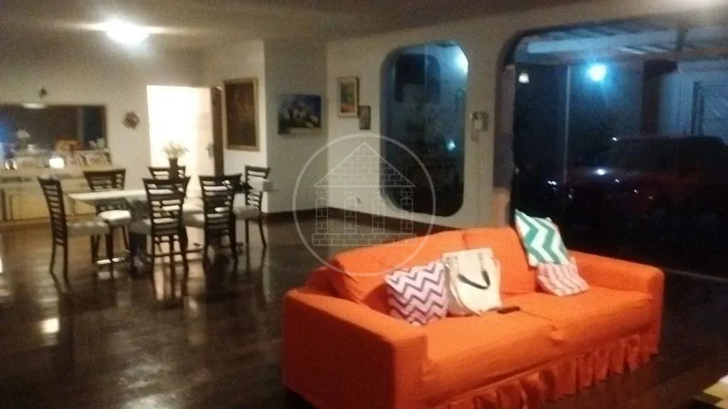 Casa, 4 quartos, 325 m² - Foto 2