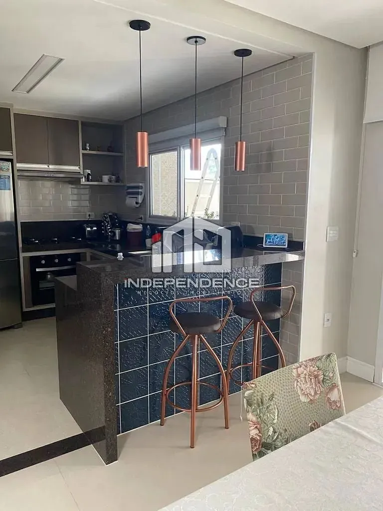 Casa, 3 quartos, 175 m² - Foto 1