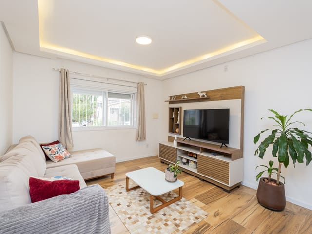 Casa com 300m² 3 quartos e 3 banheiros, à venda, no bairro Três Vendas em Pelotas