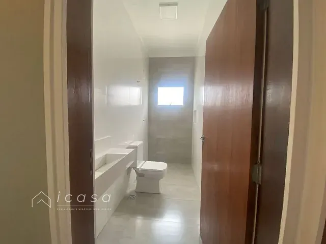 Casa com 300m² 3 quartos e 3 banheiros, à venda ou para alugar, no bairro Parque Senhor do Bonfim em Taubaté