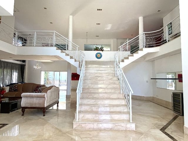 Casa com 1500m² 4 quartos e 5 banheiros, à venda, no bairro Residencial Tambore em Barueri