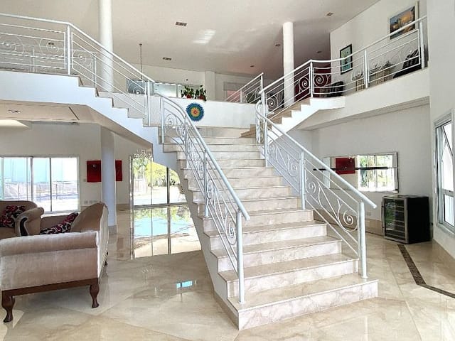 Casa com 1500m² 4 quartos e 5 banheiros, à venda, no bairro Residencial Tambore em Barueri