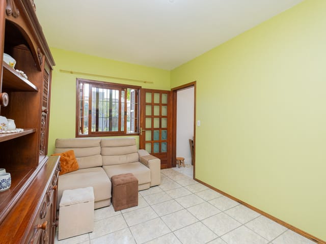 Casa com 300m² 2 quartos e 2 banheiros, à venda, no bairro Laranjal em Pelotas