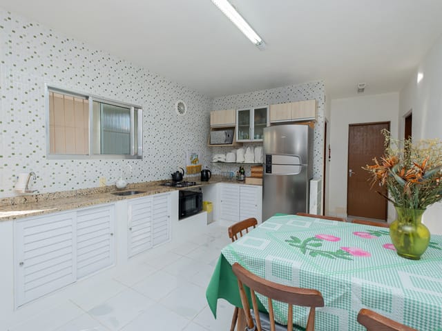 Casa com 300m² 2 quartos e 2 banheiros, à venda, no bairro Laranjal em Pelotas
