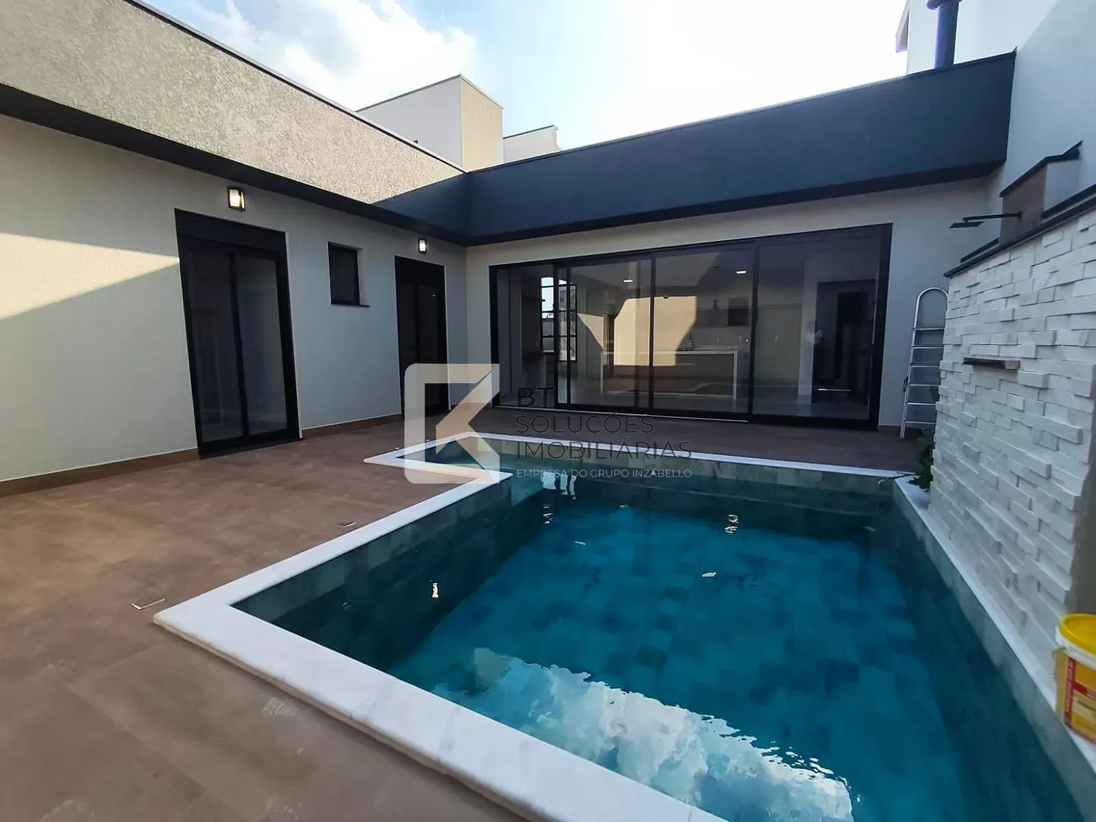 Casa, 3 quartos, 192 m² - Foto 1