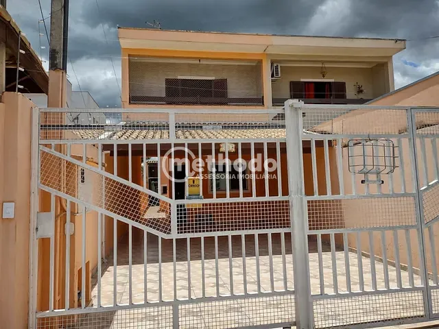 Casa com 250m² 3 quartos e 3 banheiros, à venda, no bairro Vila São José em Taubaté