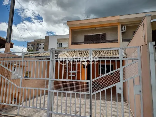 Casa com 250m² 3 quartos e 3 banheiros, à venda, no bairro Vila São José em Taubaté