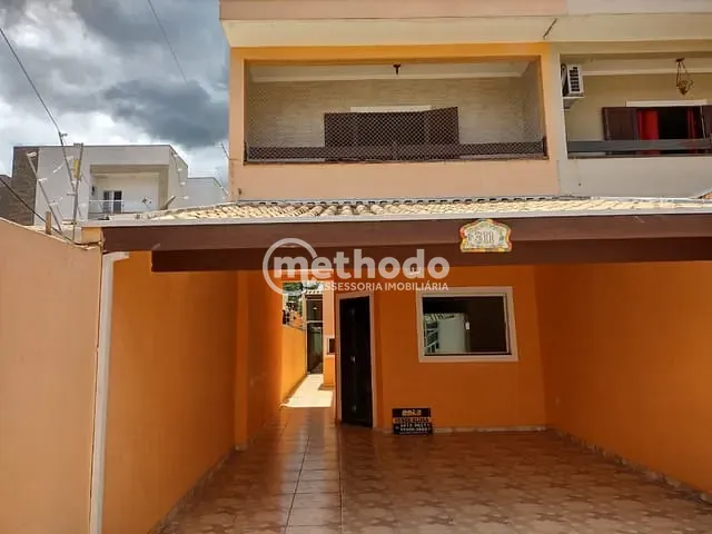 Casa com 250m² 3 quartos e 3 banheiros, à venda, no bairro Vila São José em Taubaté