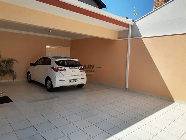 Casa com 300m² 3 quartos e 3 banheiros, à venda, no bairro Jardim Regina em Indaiatuba