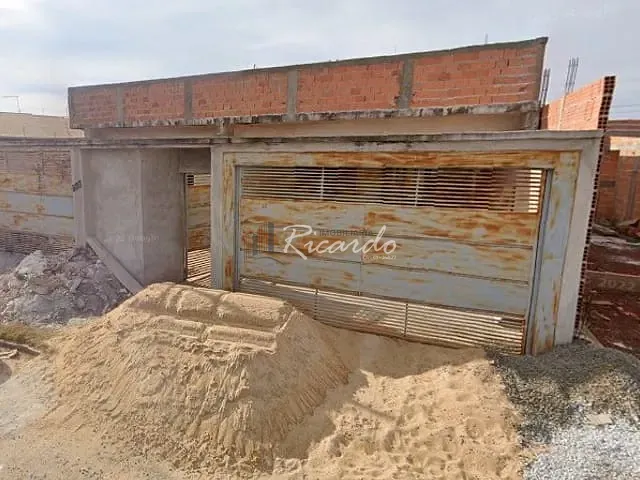 Casa 4 quartos e 3 banheiros, à venda, no bairro Jardim Paraná em Arapongas