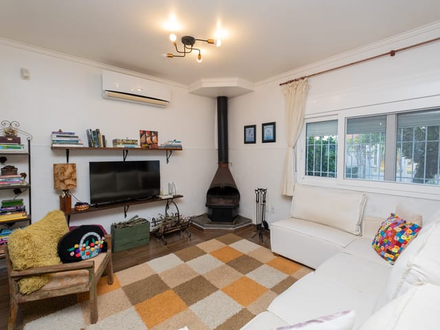 Casa com 205m² 3 quartos e 2 banheiros, à venda, no bairro Três Vendas em Pelotas
