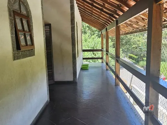 Casa 5 quartos e 2 banheiros, à venda, no bairro Duarte Silveira em Petrópolis