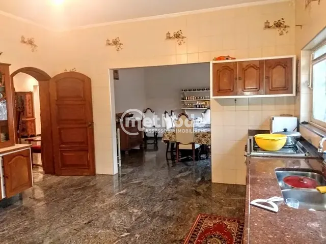 Casa com 1060m² 5 quartos e 6 banheiros, à venda ou para alugar, no bairro Parque Taquaral em Campinas