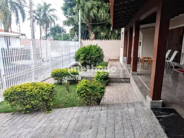 Casa com 1060m² 5 quartos e 6 banheiros, à venda ou para alugar, no bairro Parque Taquaral em Campinas