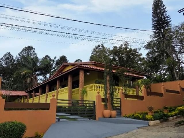 Casa com 384m² 4 quartos e 3 banheiros, à venda, no bairro Colonial Village (Caucaia do Alto) em Cotia