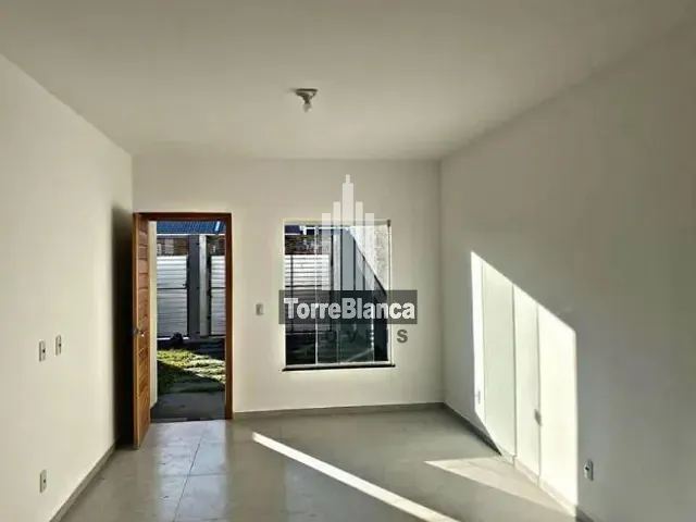 Casa com 300m² 2 quartos e 2 banheiros, à venda, no bairro Cará-Cará em Ponta Grossa