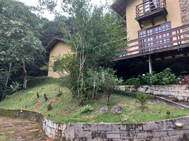 Casa com 23000m², à venda, no bairro Bingen em Petrópolis