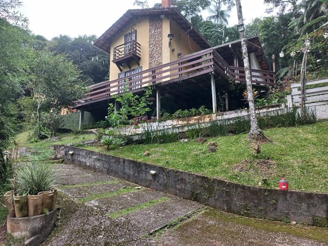 Casa com 23000m², à venda, no bairro Bingen em Petrópolis
