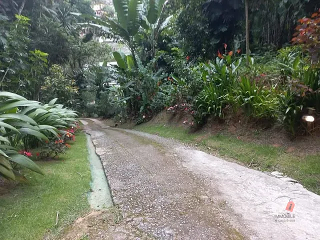 Casa com 23000m², à venda, no bairro Bingen em Petrópolis