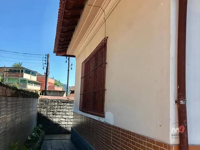Casa com 443m² 6 quartos e 6 banheiros, à venda, no bairro Valparaíso em Petrópolis