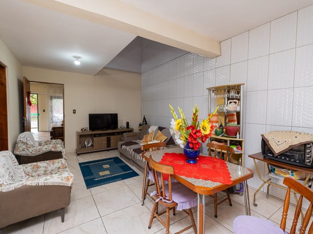 Casa 4 quartos e 2 banheiros, à venda, no bairro Fragata em Pelotas