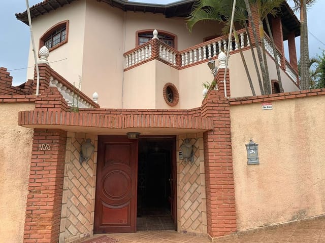 Casa com 2500m² 8 quartos e 6 banheiros, à venda, no bairro Recanto Maravilha III em Santana de Parnaíba