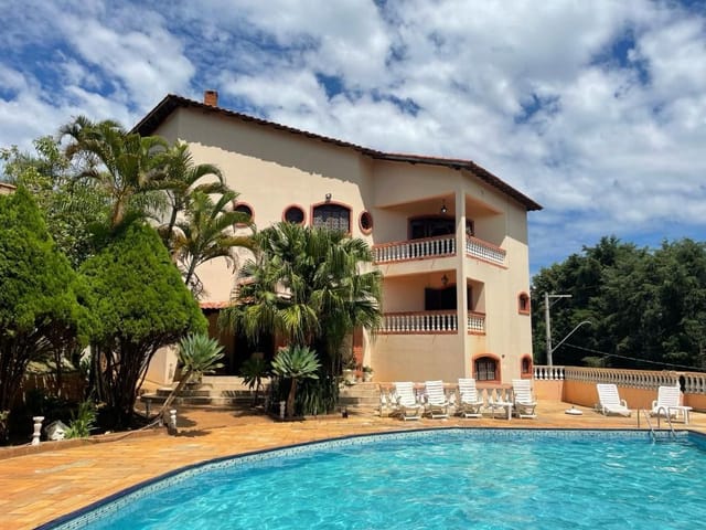 Casa com 2500m² 8 quartos e 6 banheiros, à venda, no bairro Recanto Maravilha III em Santana de Parnaíba
