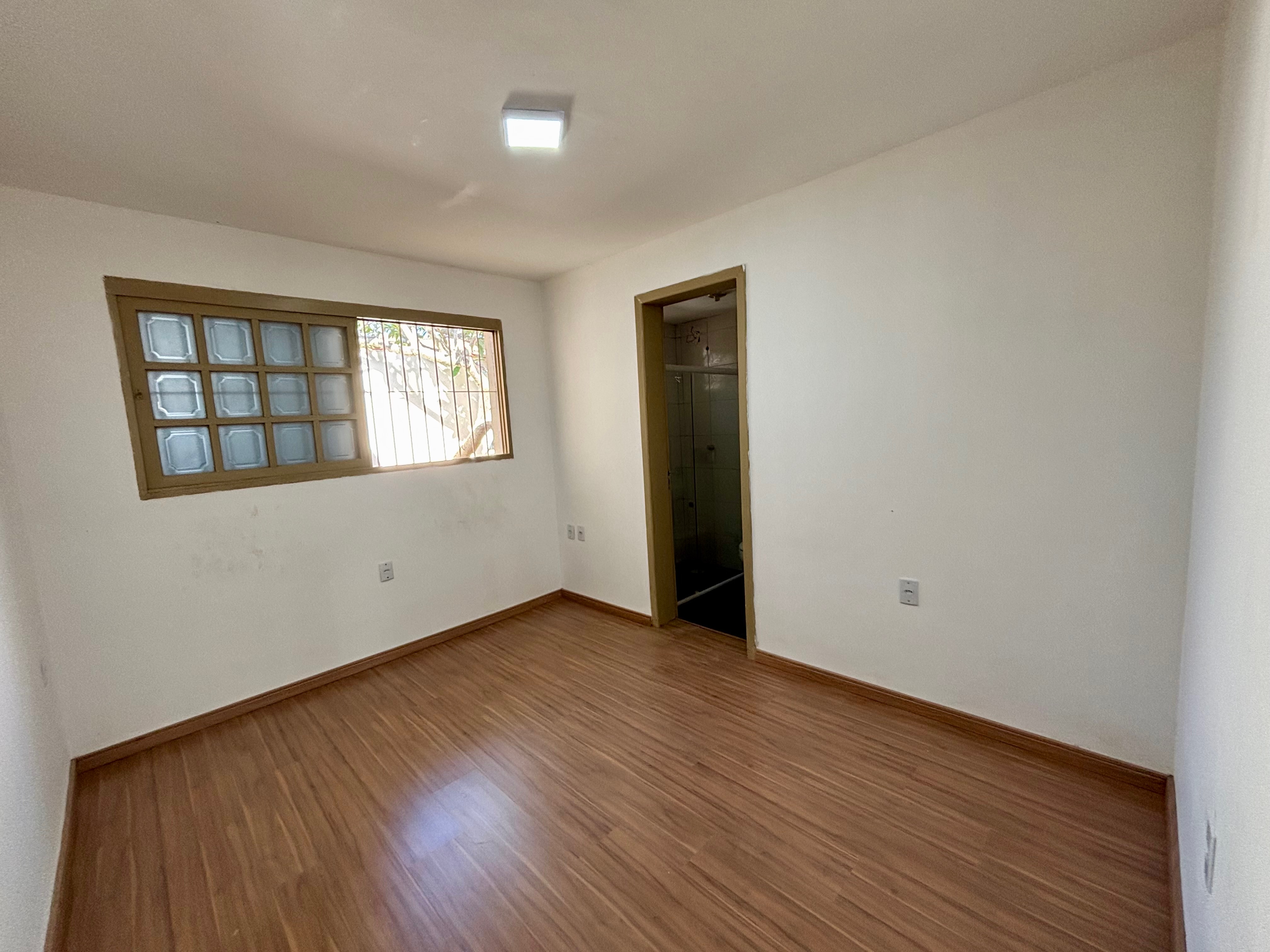 Casa à venda no Fragata, Pelotas - 149m², 2 quartos ( sendo 1 suíte), amplo pátio com garagem e excelente localização próxima à Av. Duque de Caxias. - 11