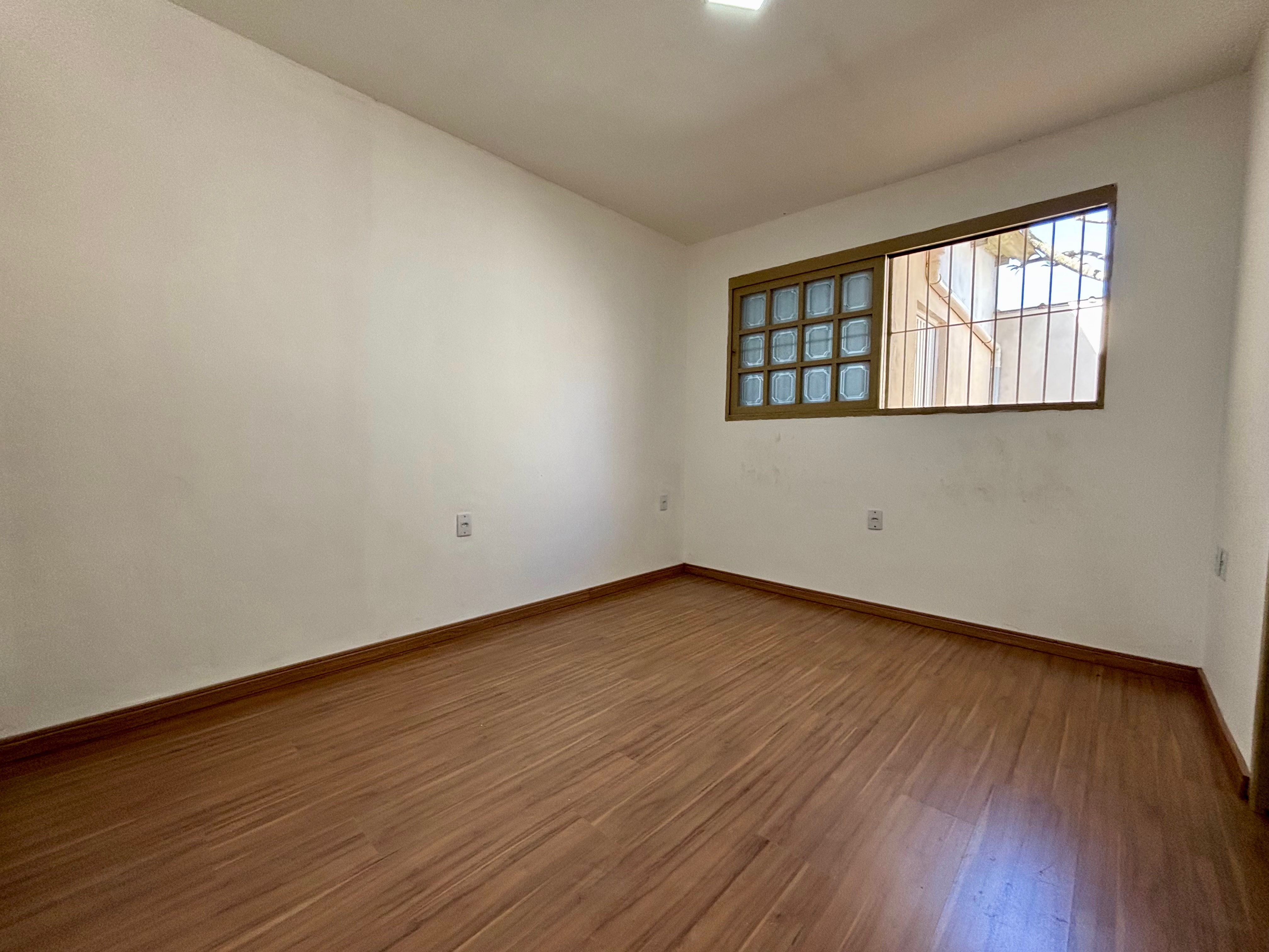 Casa à venda no Fragata, Pelotas - 149m², 2 quartos ( sendo 1 suíte), amplo pátio com garagem e excelente localização próxima à Av. Duque de Caxias. - 10
