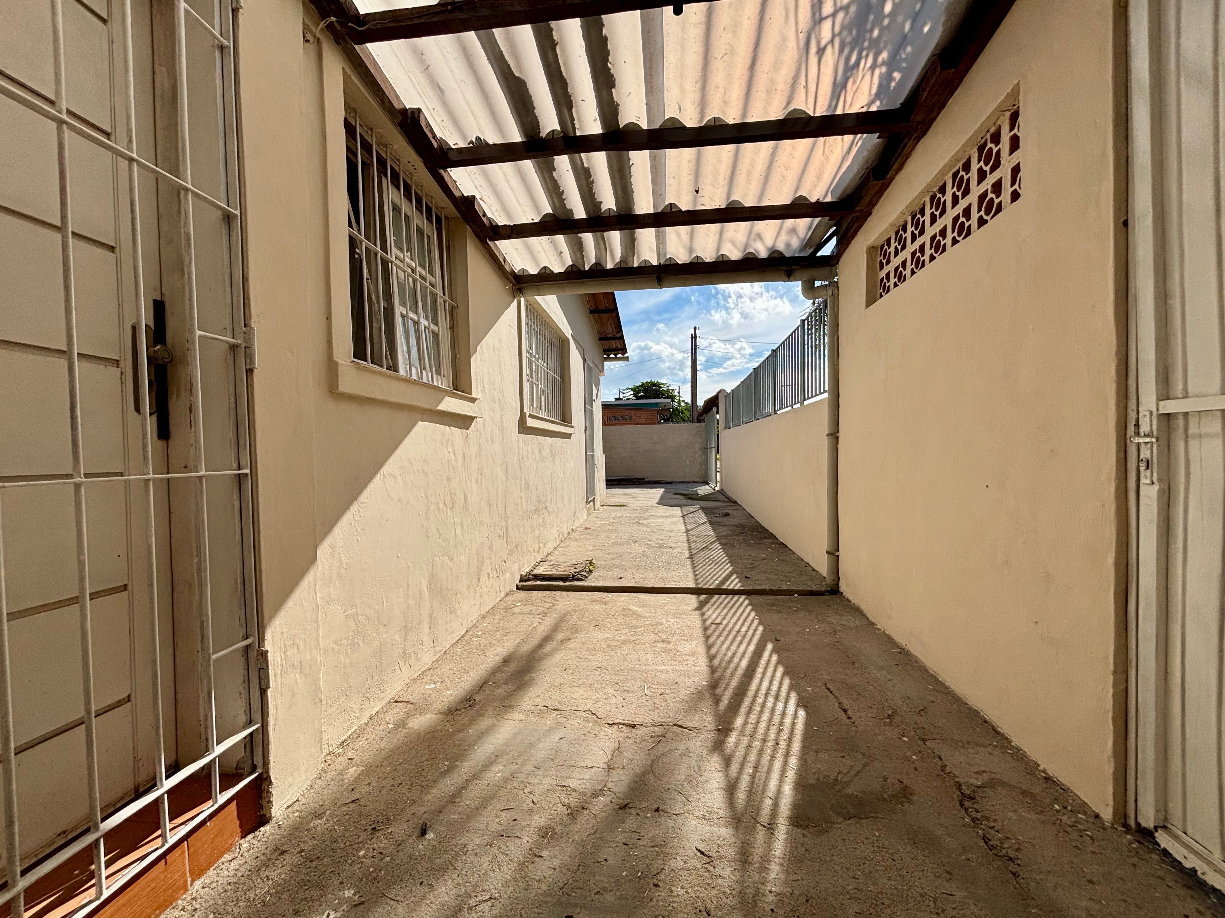 Casa à venda no Fragata, Pelotas - 149m², 2 quartos ( sendo 1 suíte), amplo pátio com garagem e excelente localização próxima à Av. Duque de Caxias. - 14