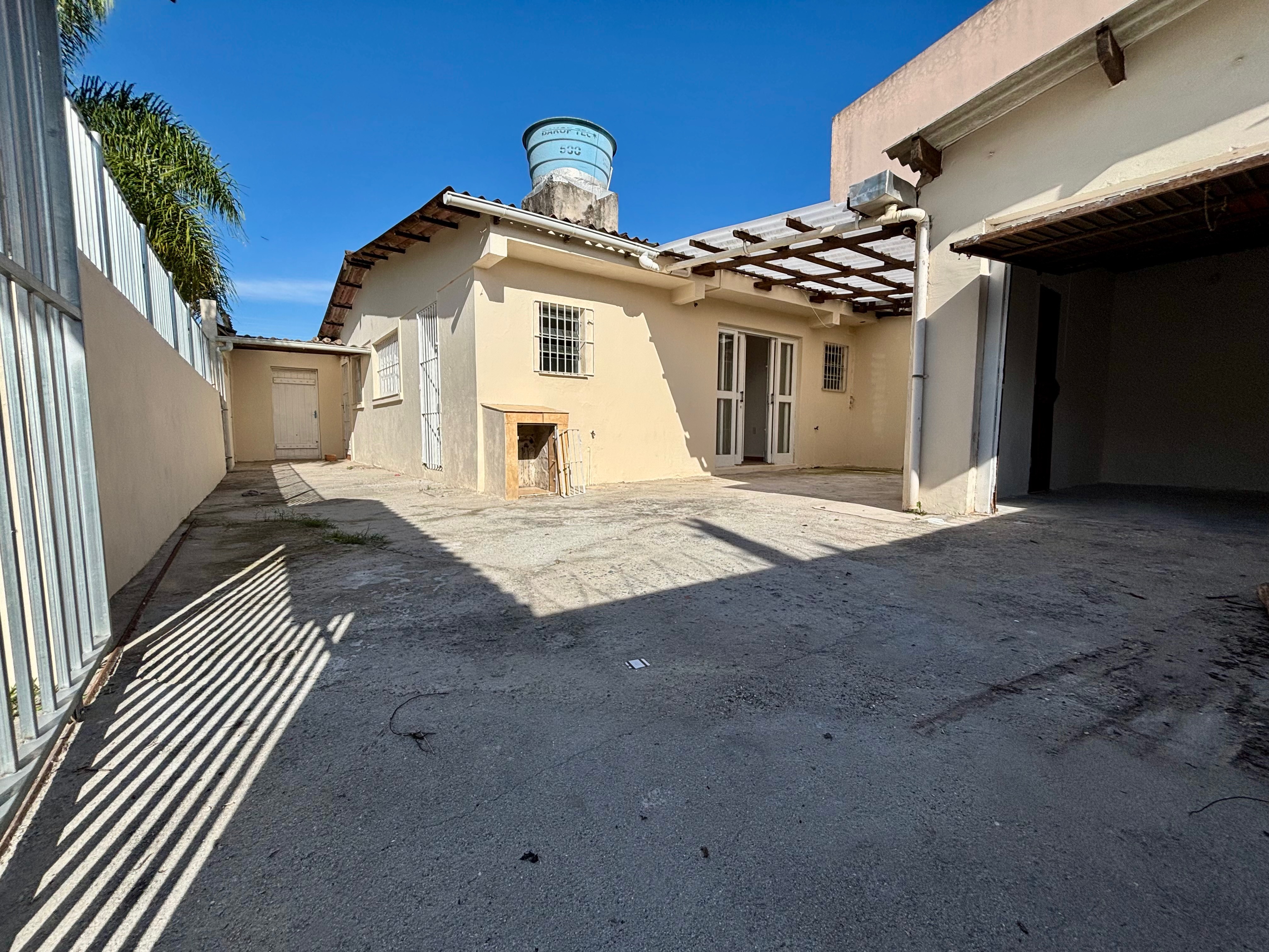 Casa à venda no Fragata, Pelotas - 149m², 2 quartos ( sendo 1 suíte), amplo pátio com garagem e excelente localização próxima à Av. Duque de Caxias. - 17