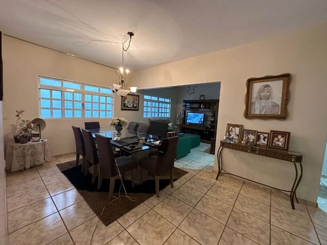 Foto do Casa - Casa com 5 dormitórios, 376 m² - venda por R$ 850.000,00 ou aluguel por R$ 4.661,81/mês - Parque do Mirante - Uberaba/MG | ZUCATO IMOBILIARIA LTDA