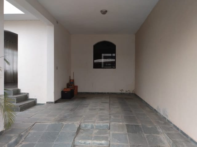 Casa com 390m² 3 quartos e 3 banheiros, à venda, no bairro Jardim Rosely em Pindamonhangaba